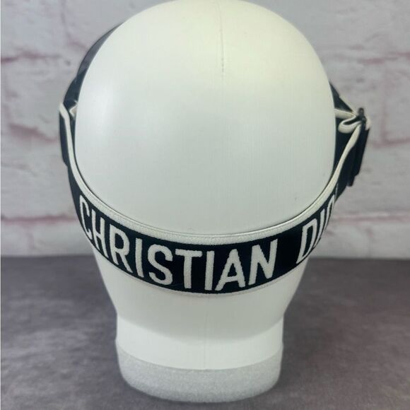 Dior J’Adior Club1 Black and White Visor - Picture 6 of 12